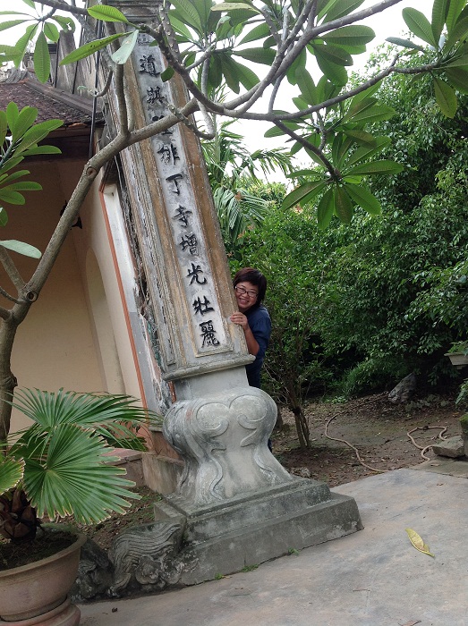 Lấp ló sân chùa...