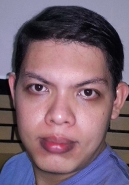 có kính