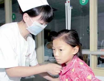 Nhập viện lần thứ hai sau khi có tiền quyên góp, trong bộ quần áo mới cuối cùng
