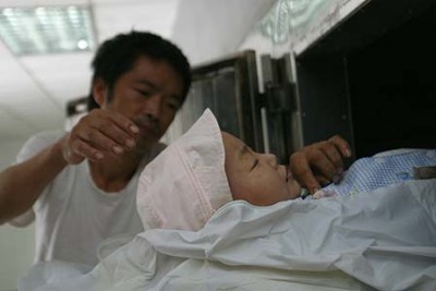 Sau khi Xa Diễm mất, ông bố cũng không giữ lại đồng quyên góp nào