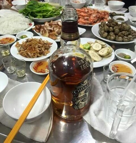 rượu.jpg