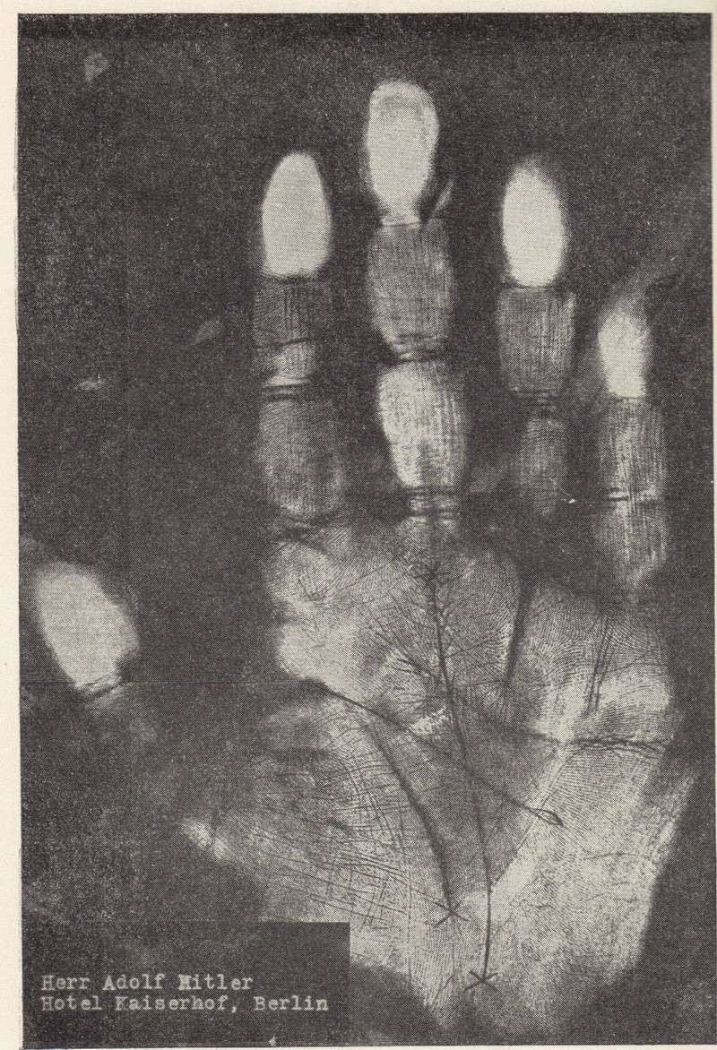 ban tay cua hitler.jpg