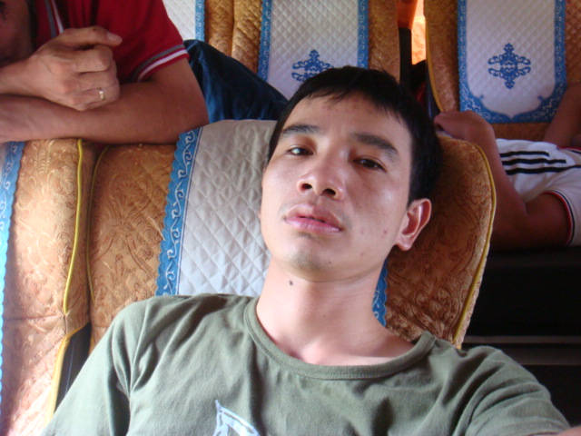 Tour Ha Long Bay 6-8-2011.JPG