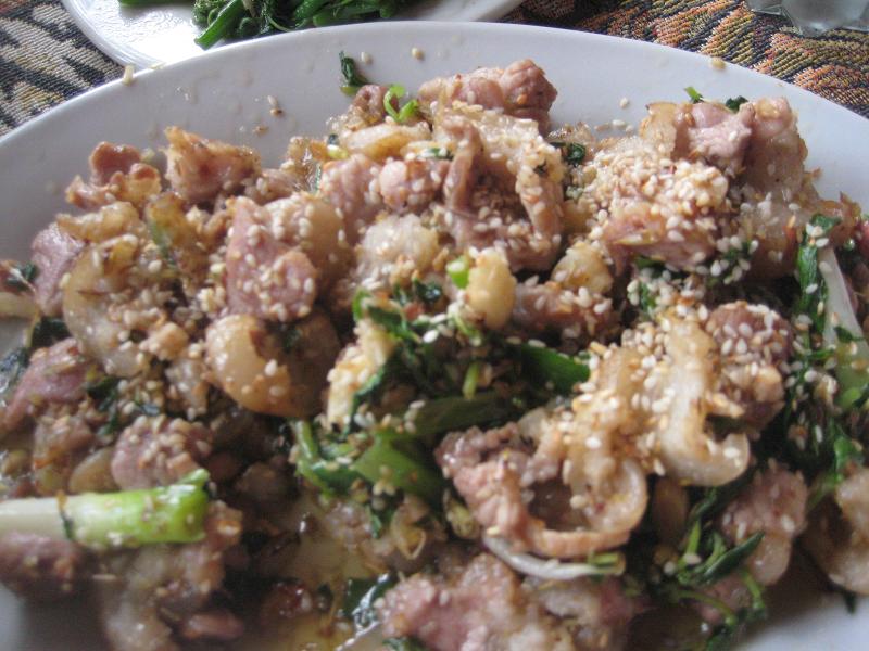 Lợn xào lăn...