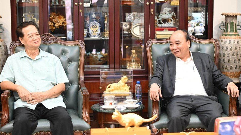 Chủ tịch nước Nguyễn Xuân Phúc thăm hỏi sức khỏe, chúc tết nguyên Thủ tướng Nguyễn Tấn Dũng và gia
