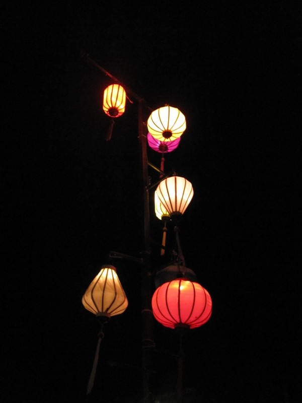 den long cau Hoi An.JPG