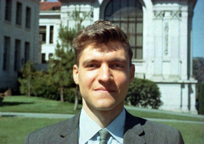 tu_than_dong_toan_hoc_harvard_den_ke_danh_bom_hang_loat_2_FMJK.jpeg