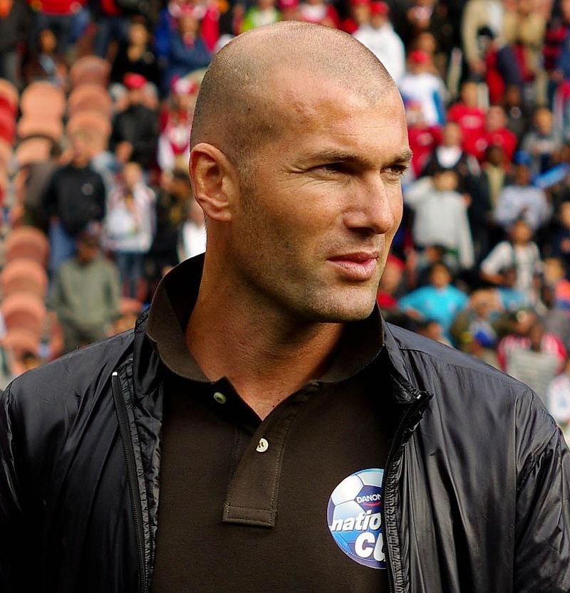 800px-Zinedine_Zidane_2008.jpg
