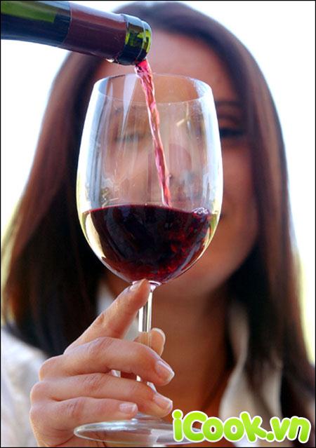 lua-chon-ruou-vang-1-khởi đầu thuận lợi.jpg