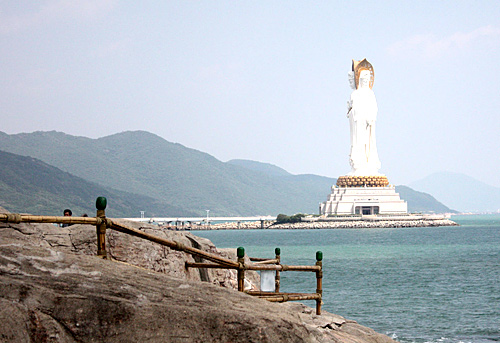 đài tượng kkk.jpg