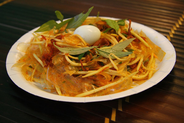 banh trang tron.jpg